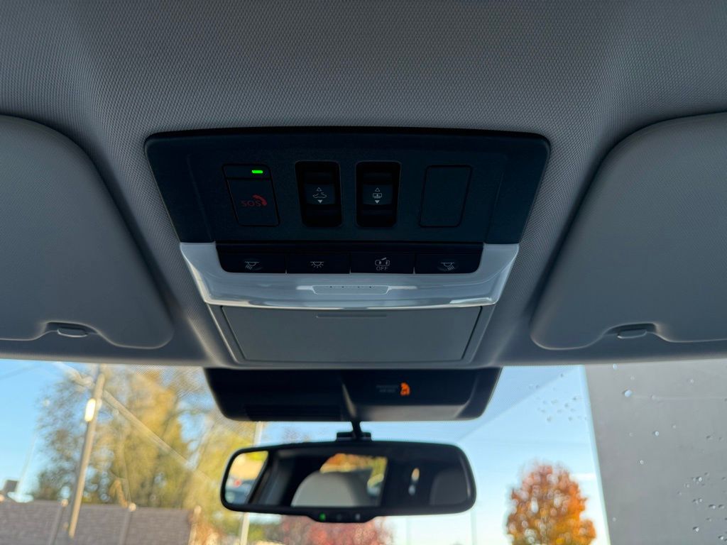 2025 Mitsubishi Outlander Plug-in Hybrid Platinum Edition - Photo 18