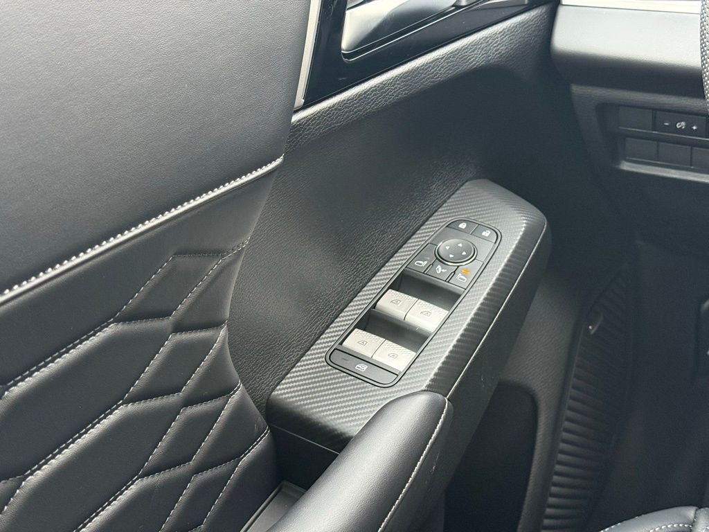 2026 Mitsubishi Outlander SEL - Photo 7