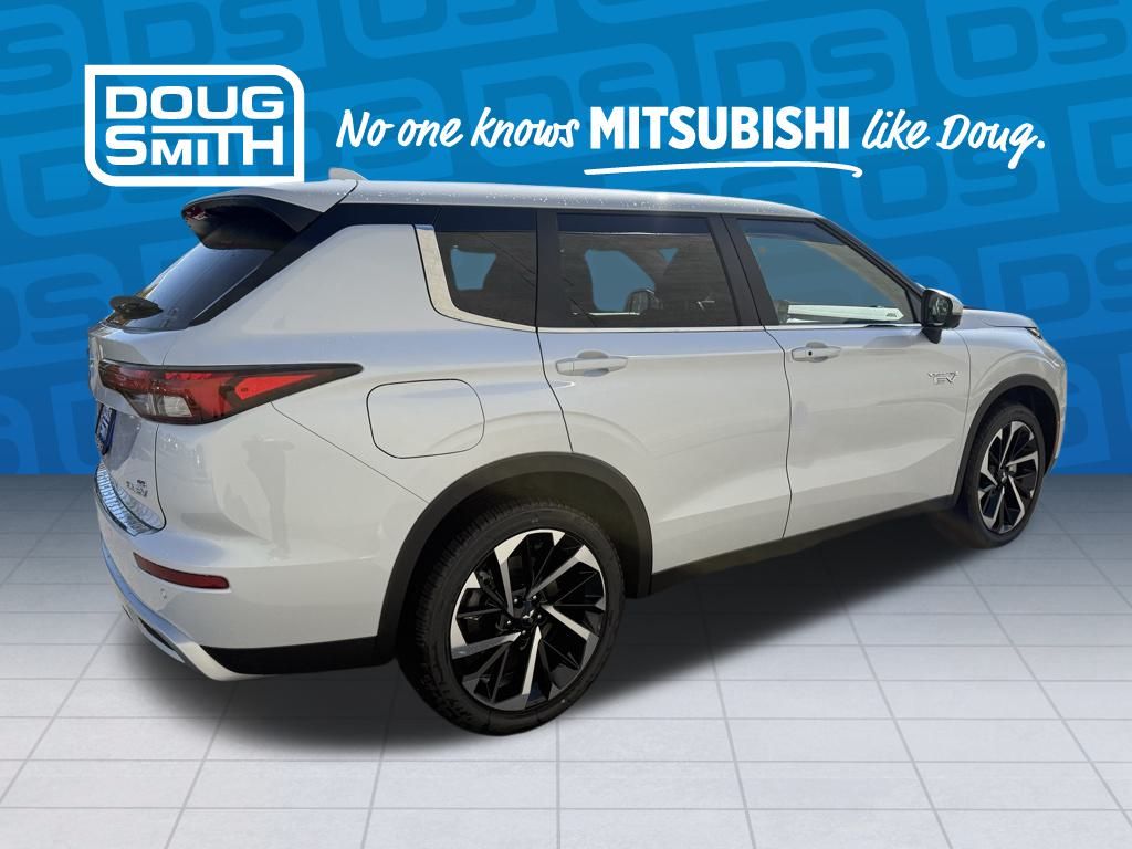 2025 Mitsubishi Outlander PHEV SE photo 2