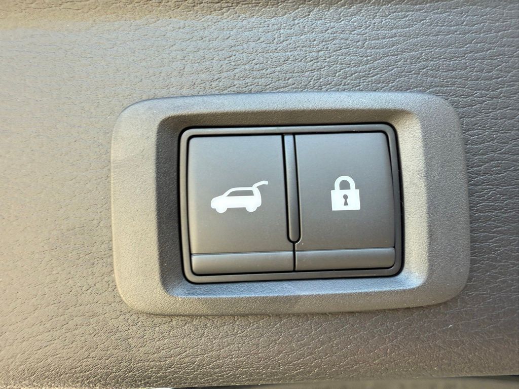2025 Mitsubishi Outlander Plug-in Hybrid Platinum Edition - Photo 29