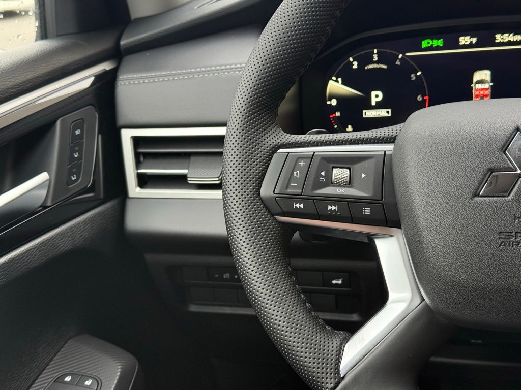 2026 Mitsubishi Outlander SEL - Photo 10