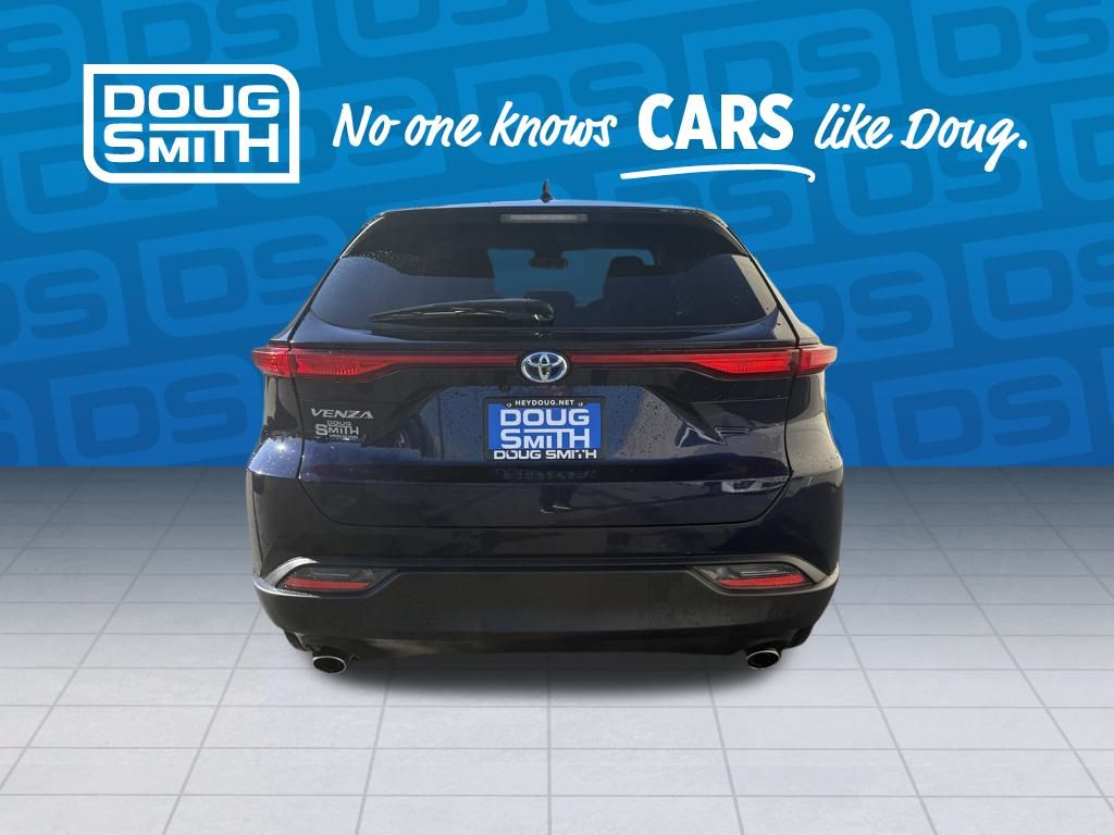 2024 Toyota Venza LE photo 3