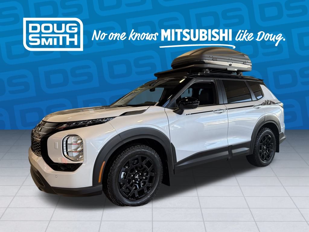 2025 Mitsubishi Outlander Trail Edition's photo