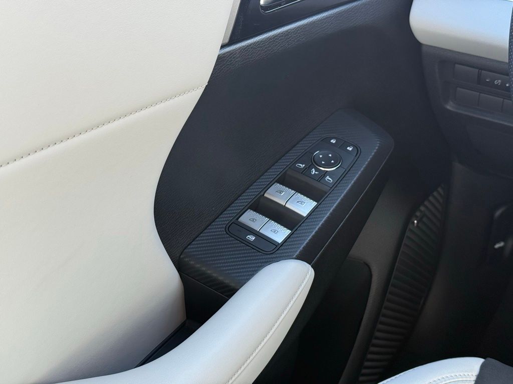 2026 Mitsubishi Outlander SE - Photo 7