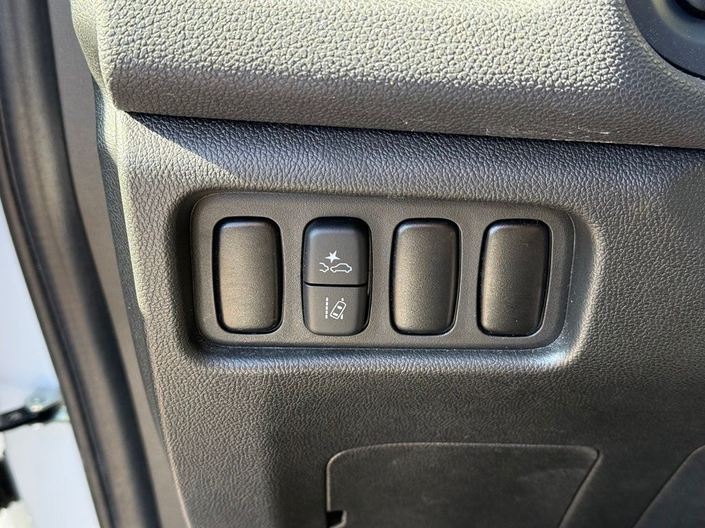 2025 Mitsubishi Outlander Sport ES - Photo 11