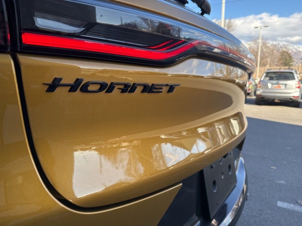 2024 Dodge Hornet R/T photo 3