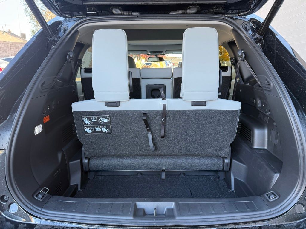 2025 Mitsubishi Outlander Plug-in Hybrid Platinum Edition - Photo 29