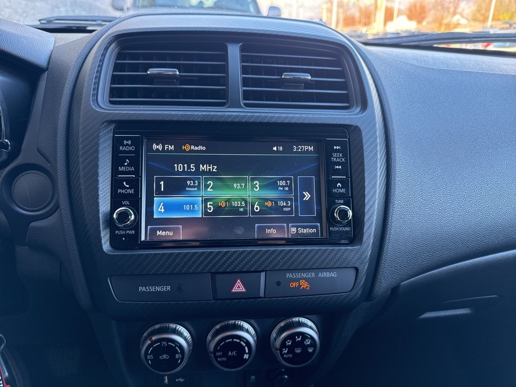 2025 Mitsubishi Outlander Sport SE photo 3