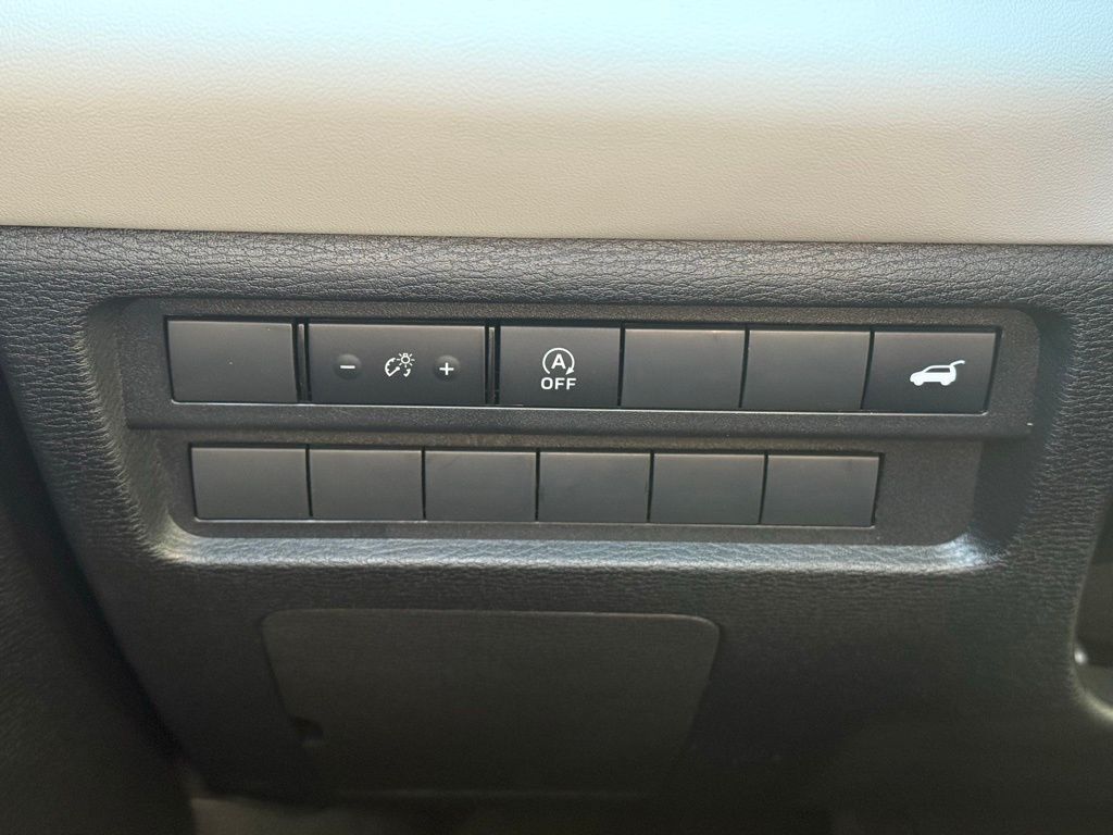 2026 Mitsubishi Outlander SE - Photo 9