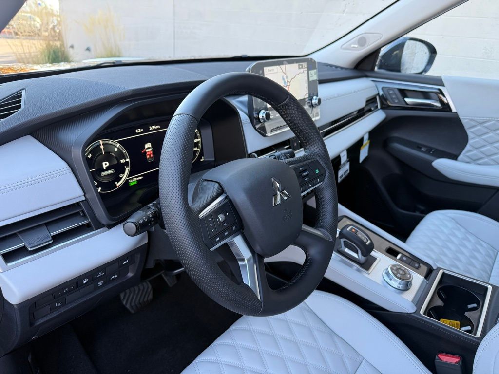 2025 Mitsubishi Outlander Plug-in Hybrid Platinum Edition - Photo 20