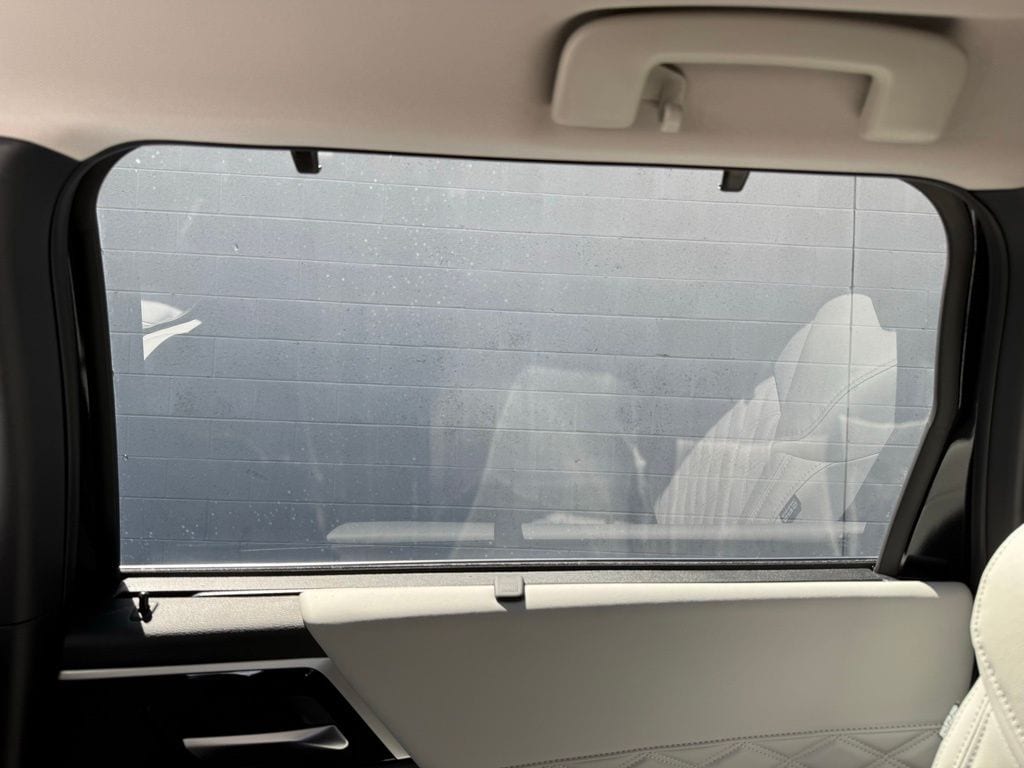 2025 Mitsubishi Outlander Plug-in Hybrid Platinum Edition - Photo 25