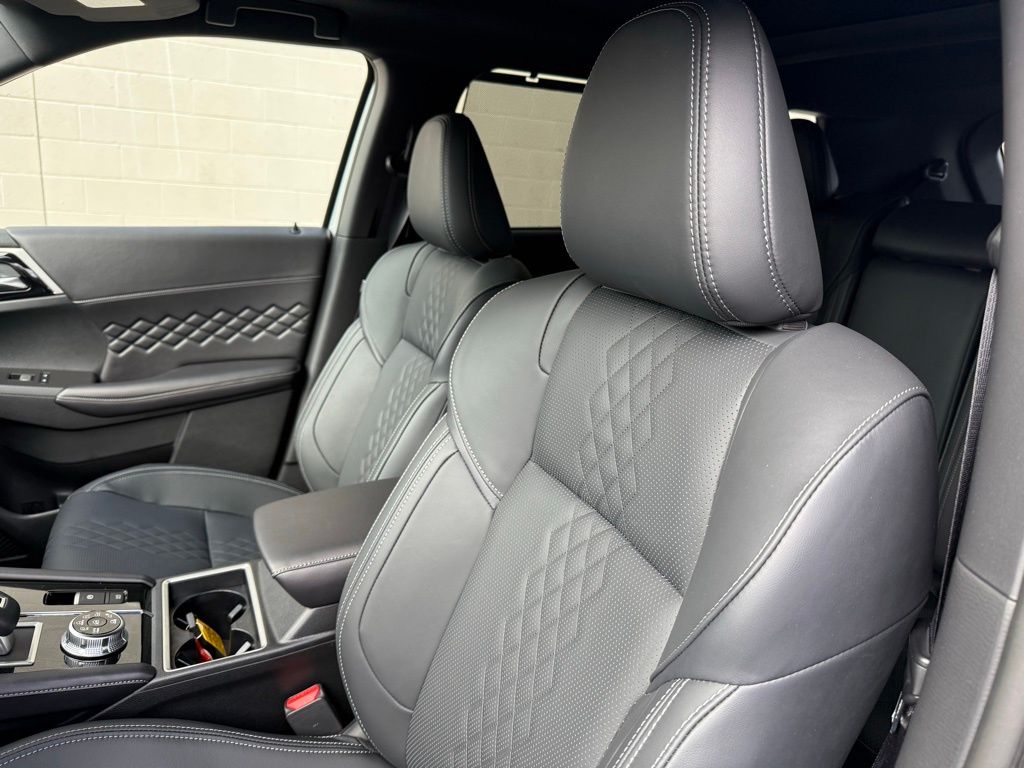 2025 Mitsubishi Outlander Plug-in Hybrid SEL Black Edition - Photo 21
