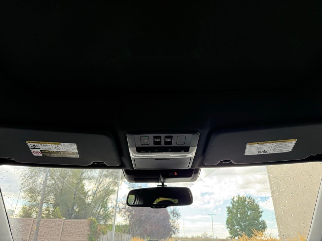 2025 Mitsubishi Outlander Plug-in Hybrid SEL Black Edition - Photo 19
