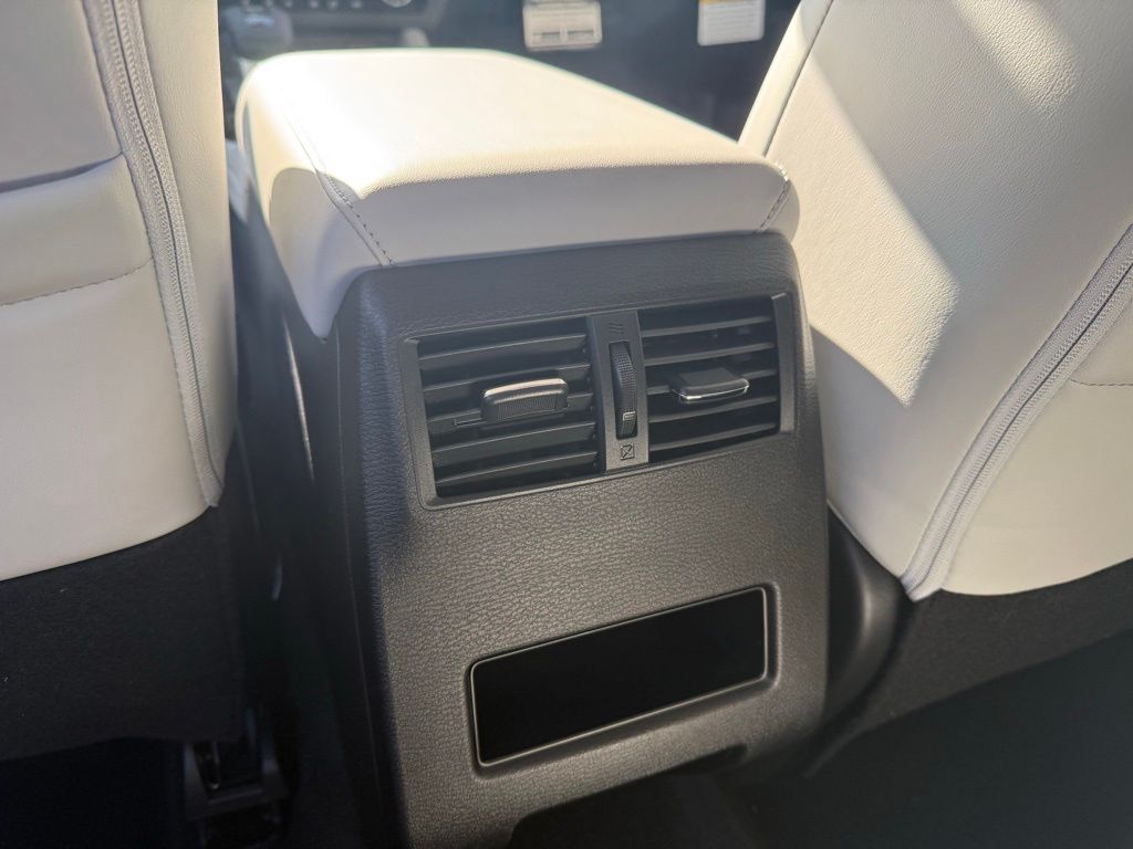 2026 Mitsubishi Outlander SE - Photo 23