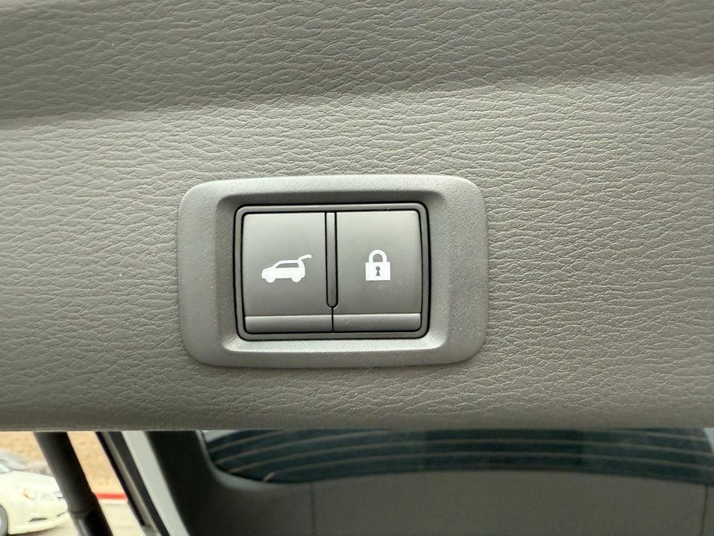 2026 Mitsubishi Outlander SE - Photo 29