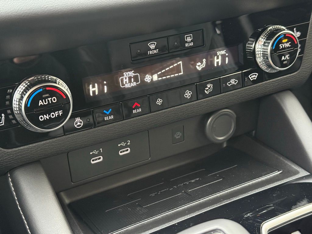 2026 Mitsubishi Outlander SEL - Photo 16