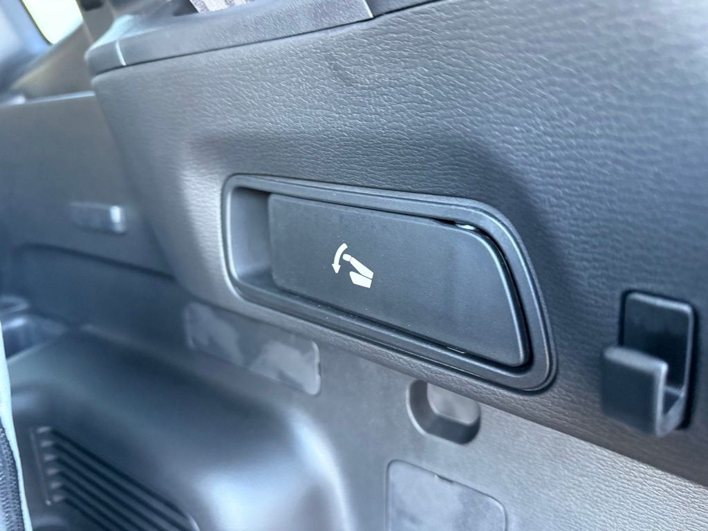 2025 Mitsubishi Outlander Plug-in Hybrid Platinum Edition - Photo 31