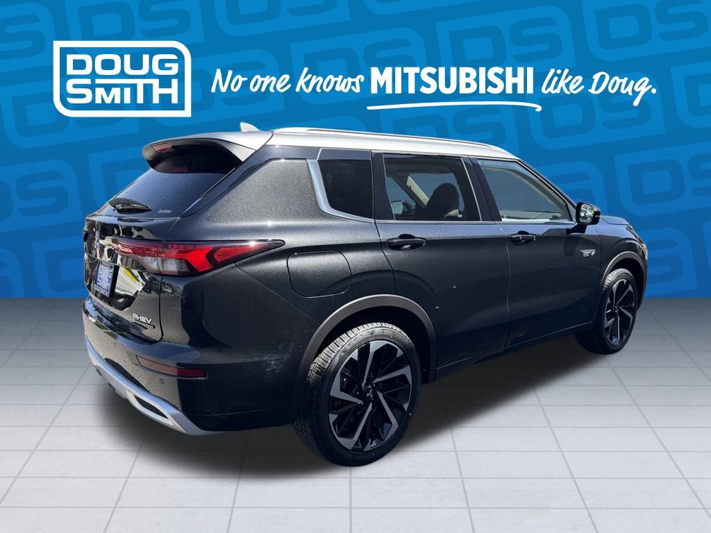 2025 Mitsubishi Outlander PHEV SEL Platinum photo 3