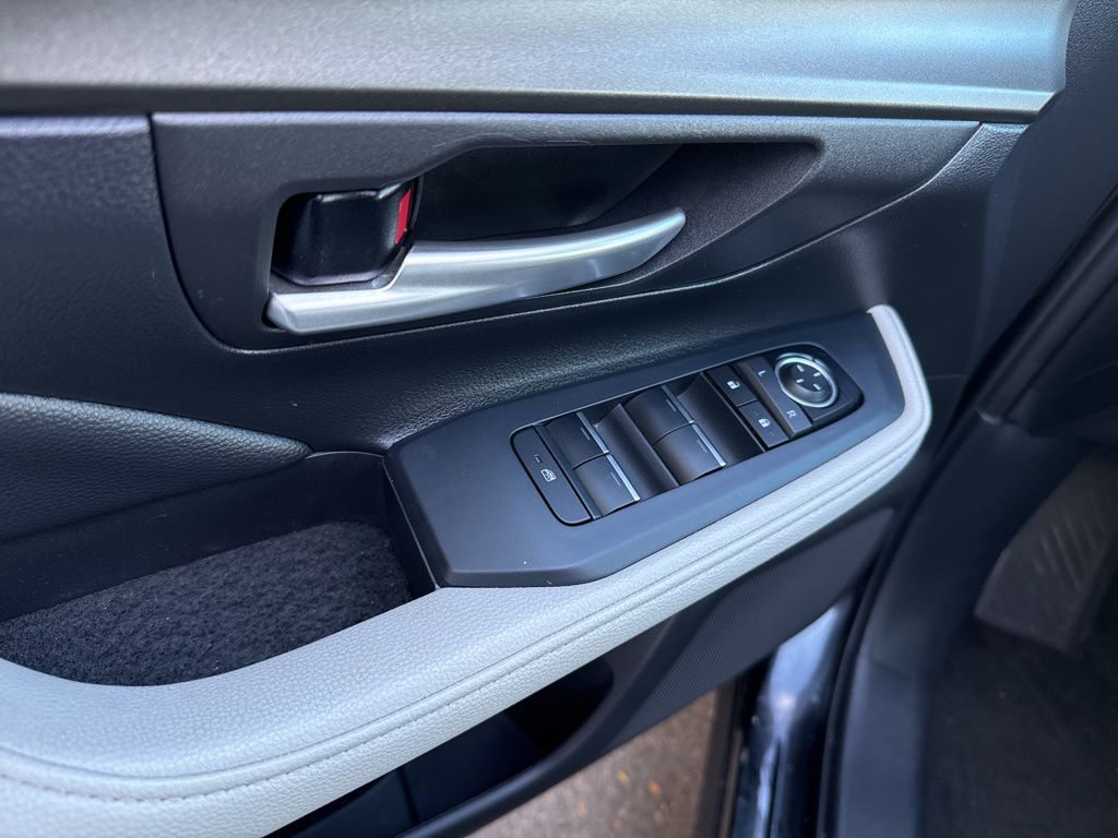 2025 Toyota Grand Highlander XLE photo 3