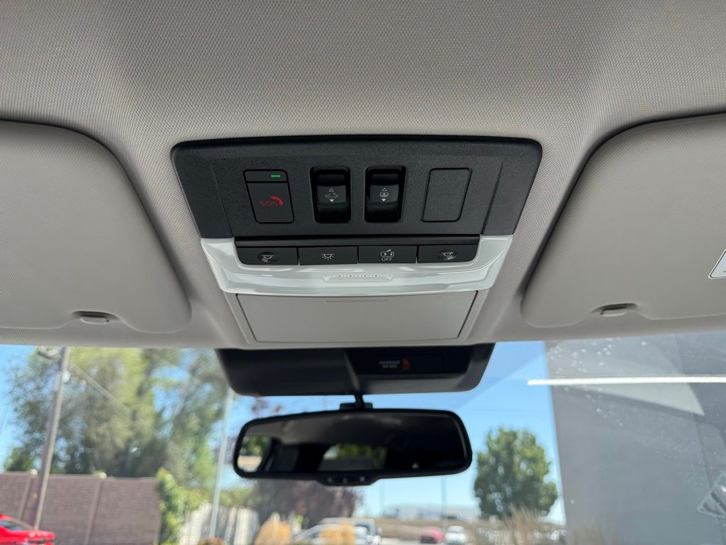 2025 Mitsubishi Outlander Plug-in Hybrid Platinum Edition - Photo 17