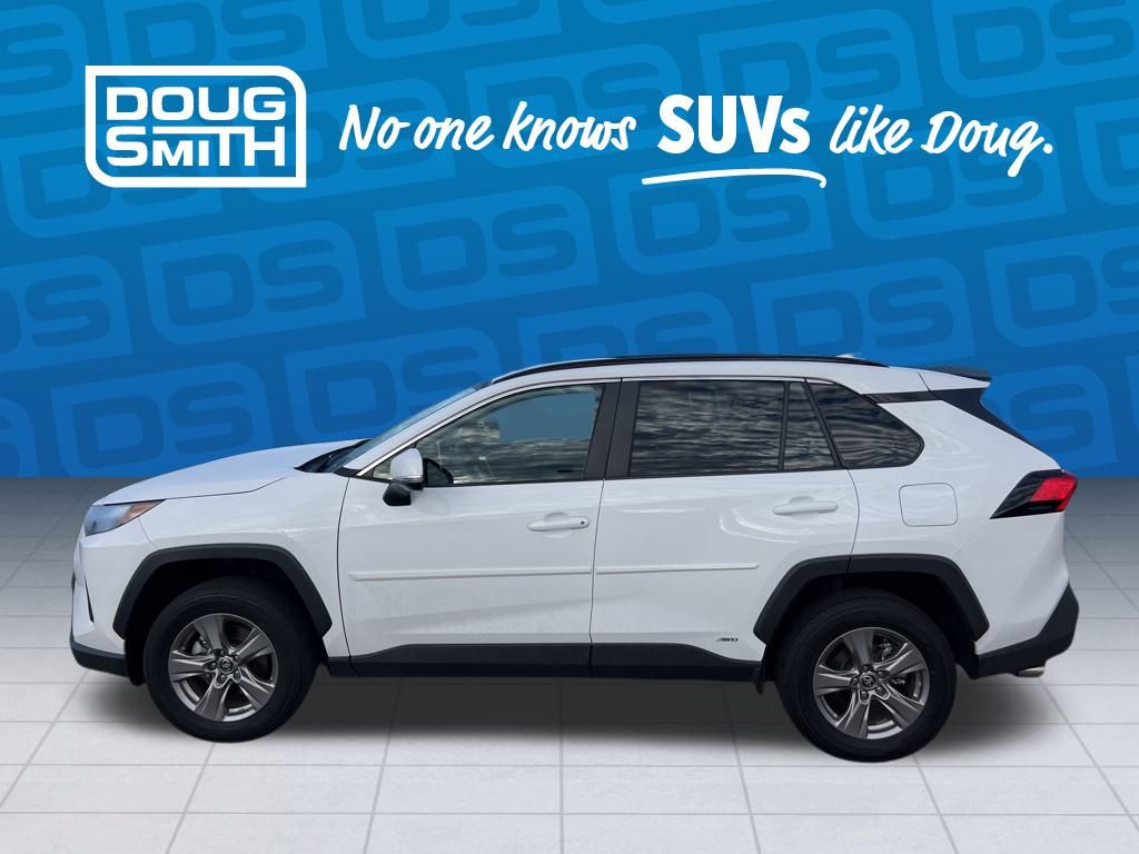 2024 Toyota RAV4 Hybrid LE photo 2