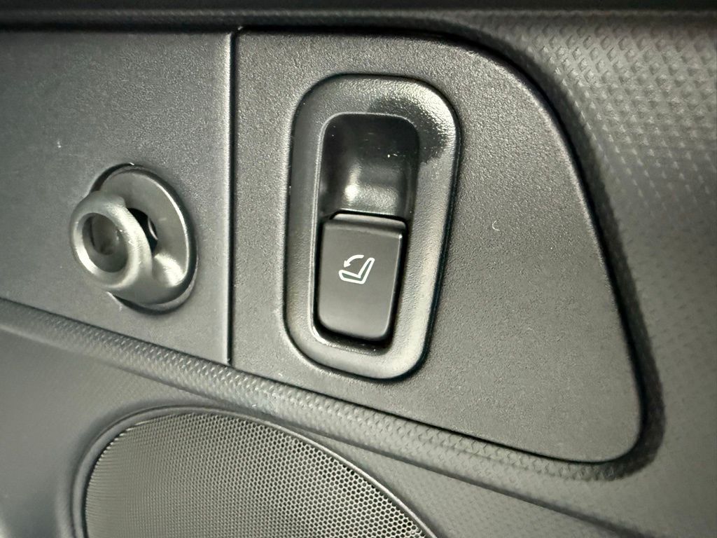 2026 Subaru Forester Touring - Photo 28