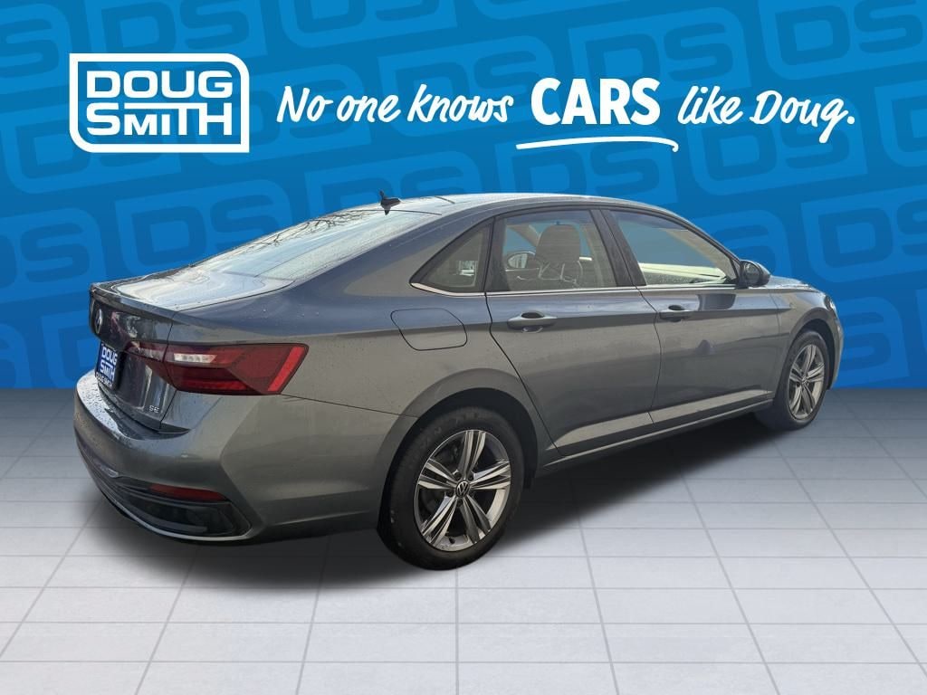 Used 2024 Volkswagen Jetta 1.5T SE Sedan