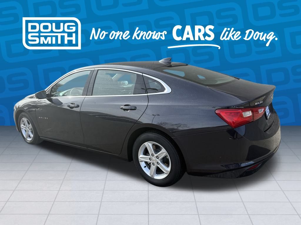 2023 Chevrolet Malibu 1LT photo 2