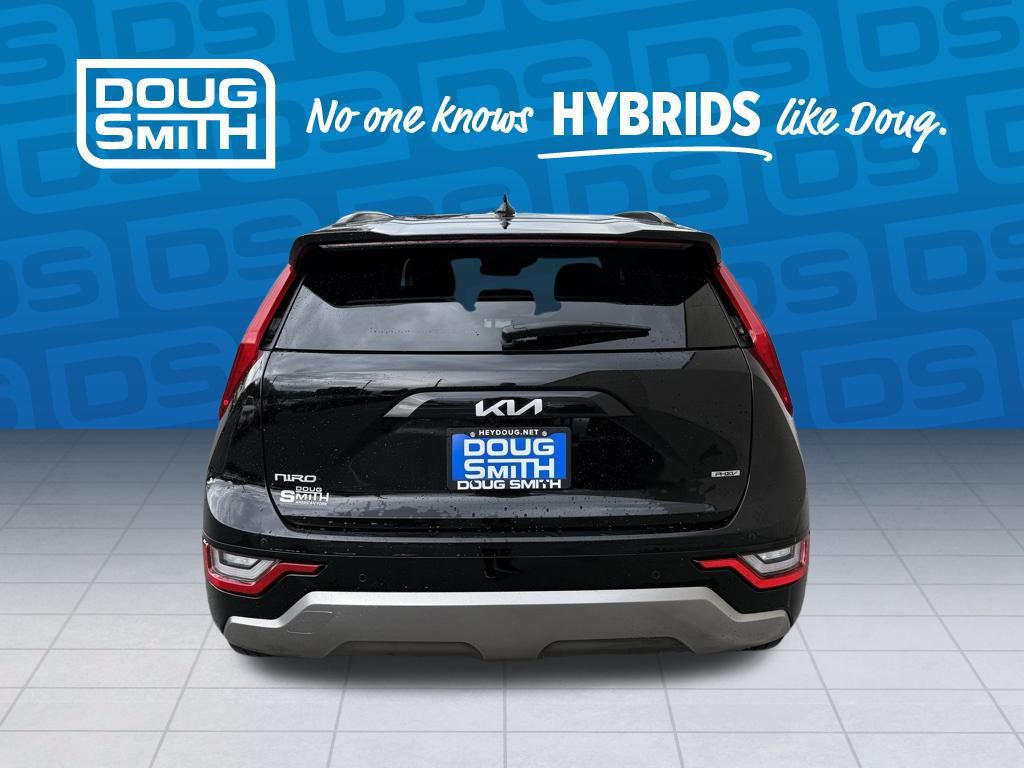 2023 Kia Niro Plug-In Hybrid SX Touring photo 3