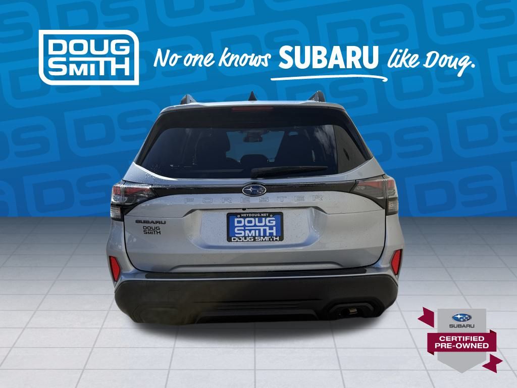 2025 Subaru Forester Premium photo 3