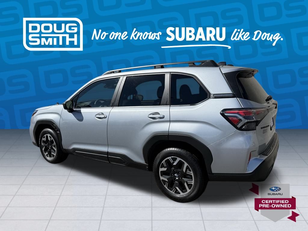 2025 Subaru Forester Premium photo 2