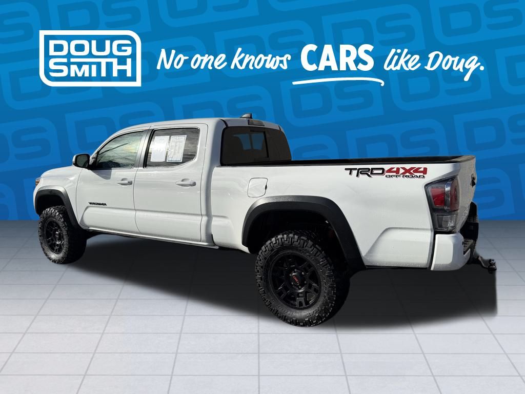 2021 Toyota Tacoma TRD V6 photo 2