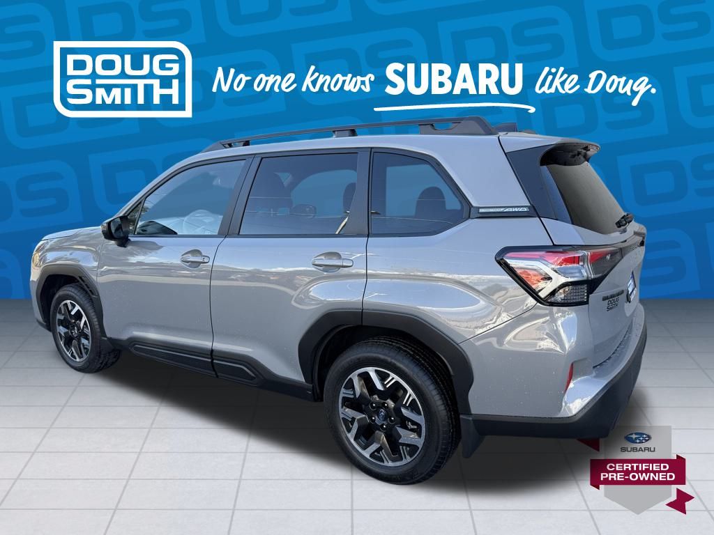 2025 Subaru Forester Premium photo 2
