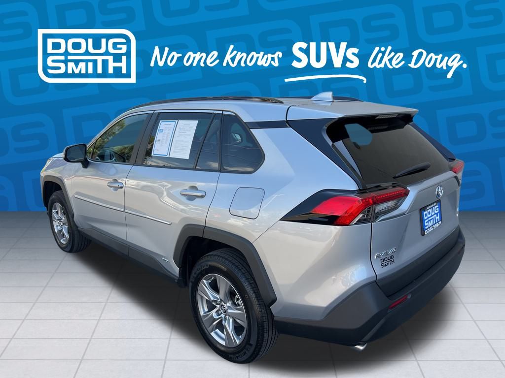 2023 Toyota RAV4 Hybrid LE photo 2