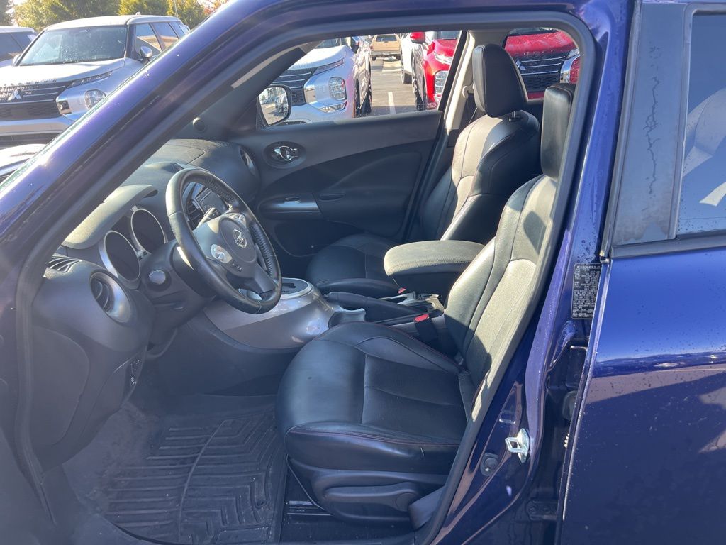 2015 Nissan Juke SL photo 4