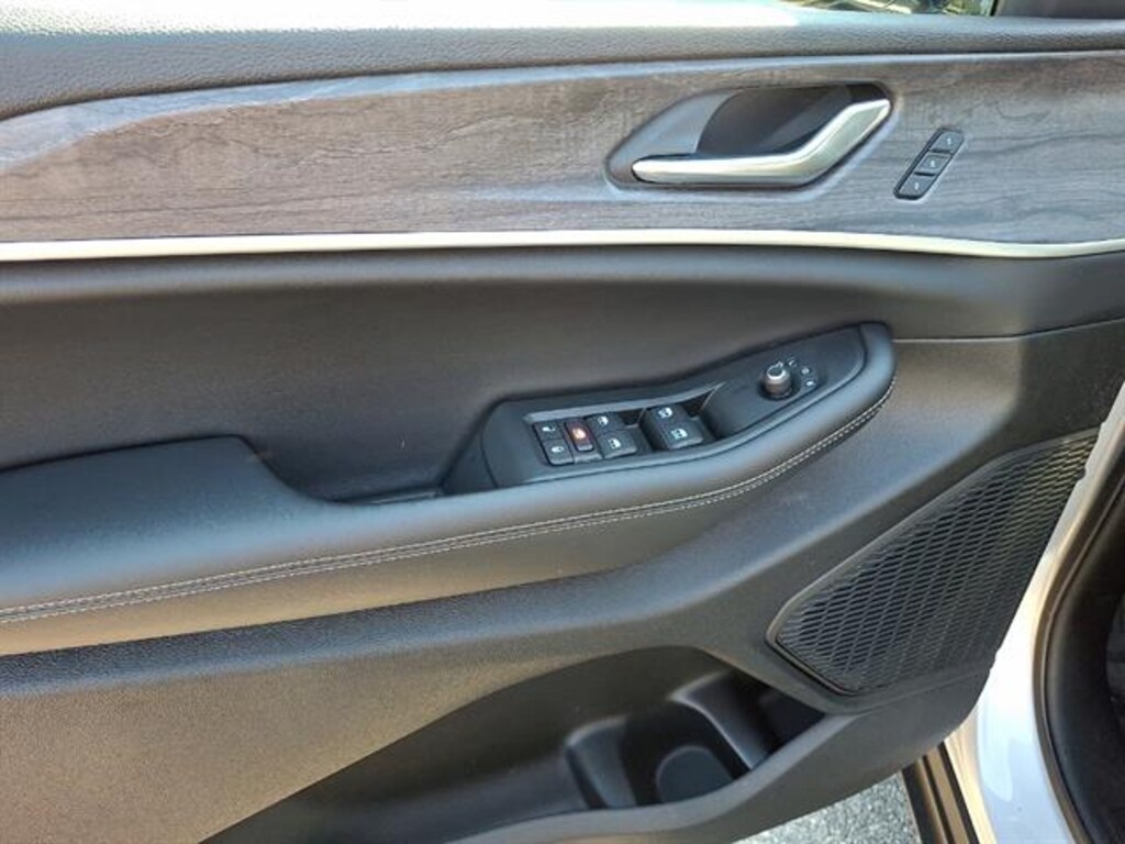 Certified 2025 Jeep Grand Cherokee L Limited SUV