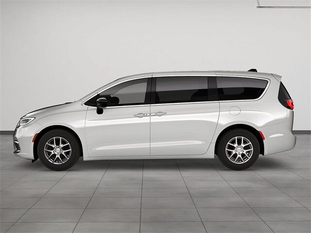2026 Chrysler Pacifica photo 3