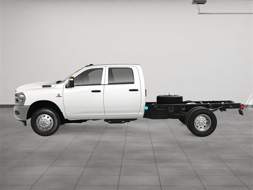 New 2025 Ram 3500 Chassis Cab 3500 TRADESMAN CREW CAB CHASSIS 4X4 60' CA Pickup