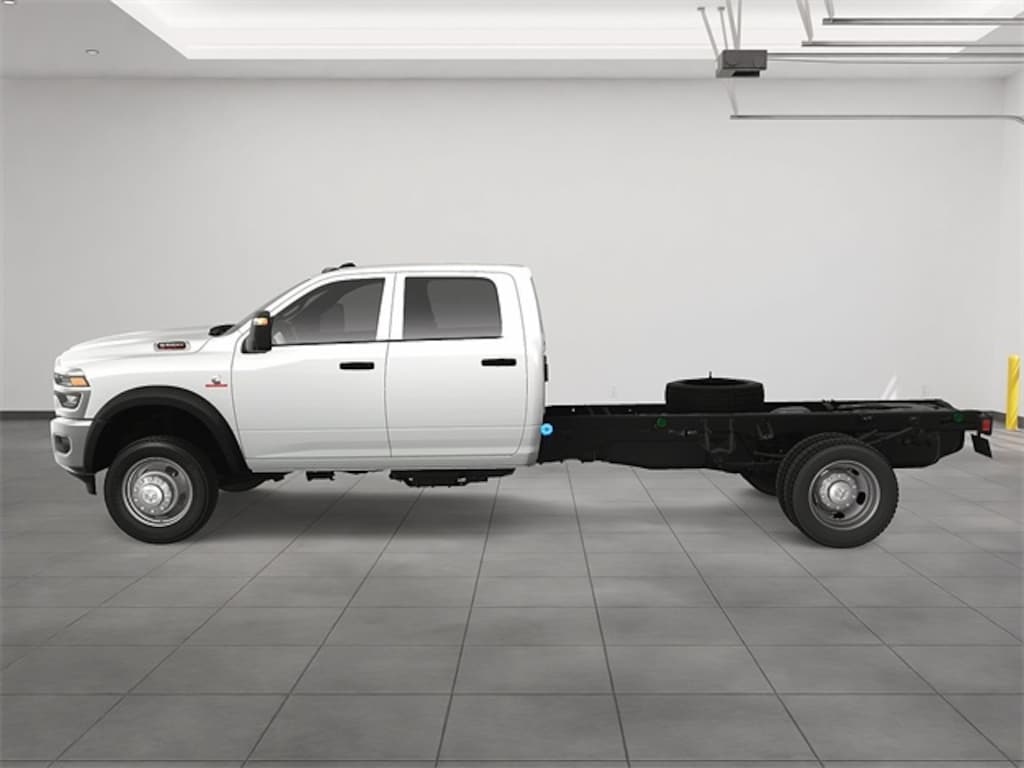 New 2025 Ram 5500 Chassis Cab 5500 TRADESMAN CHASSIS CREW CAB 4X4 84' CA Pickup