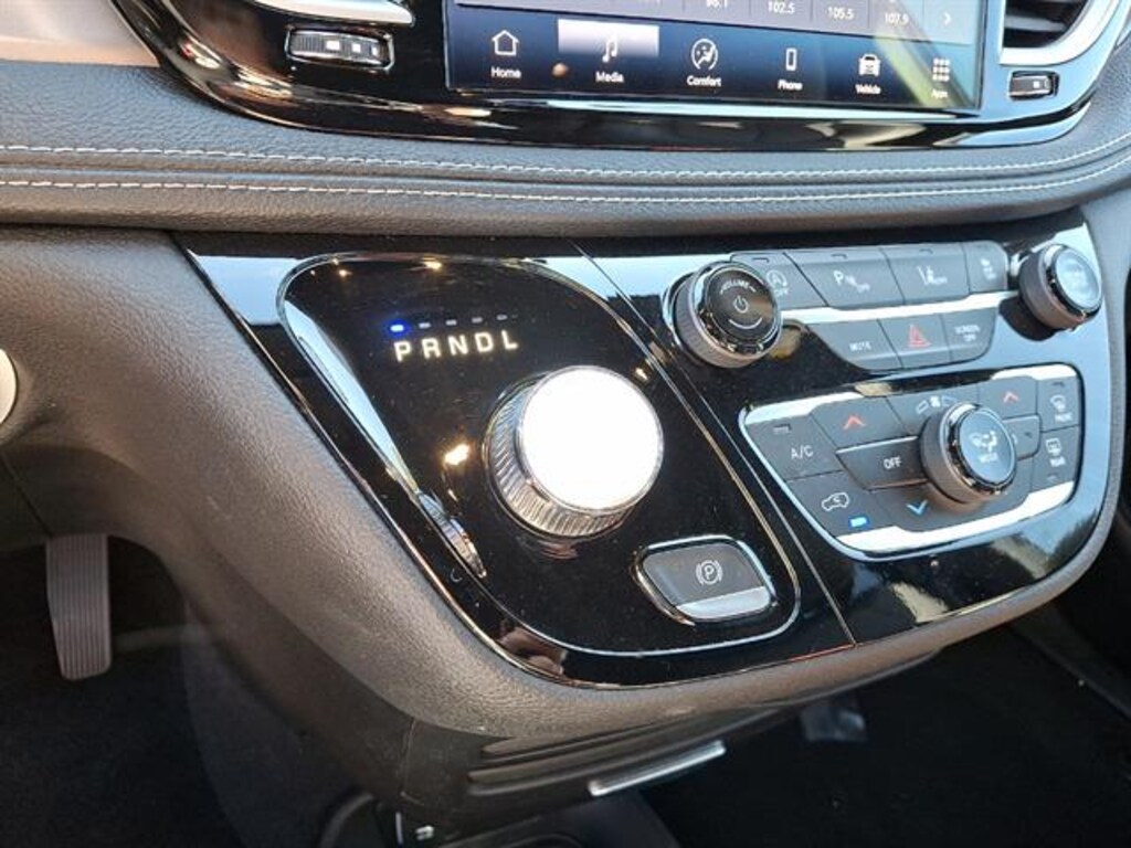 Certified 2025 Chrysler Pacifica Select