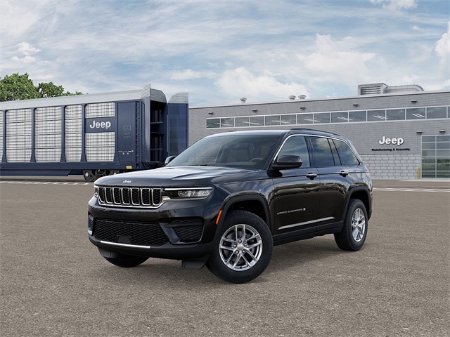 2025 Jeep Grand Cherokee Laredo's photo
