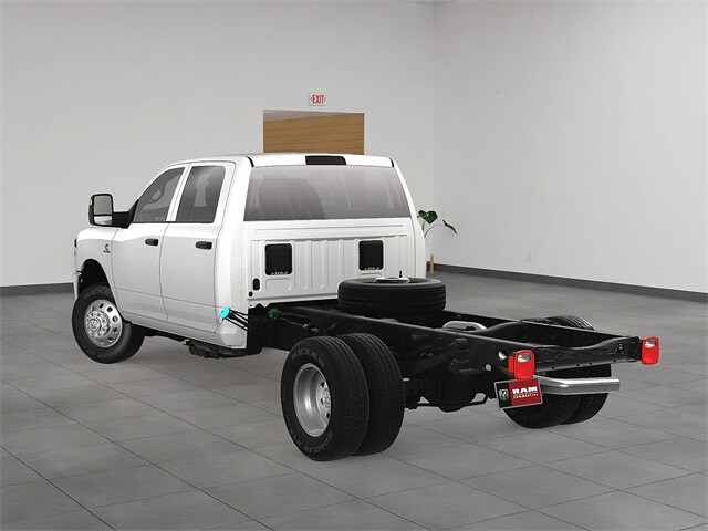 2025 Ram 3500 Tradesman photo 4