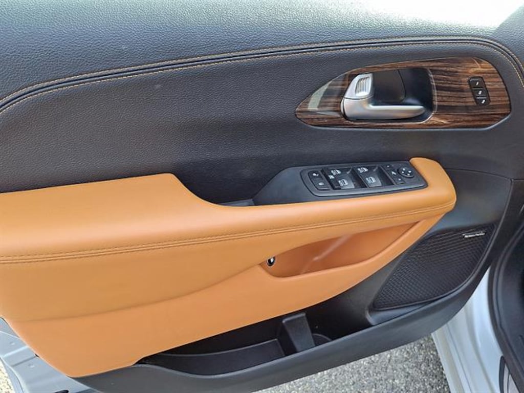 Certified 2023 Chrysler Pacifica Pinnacle Van Passenger Van