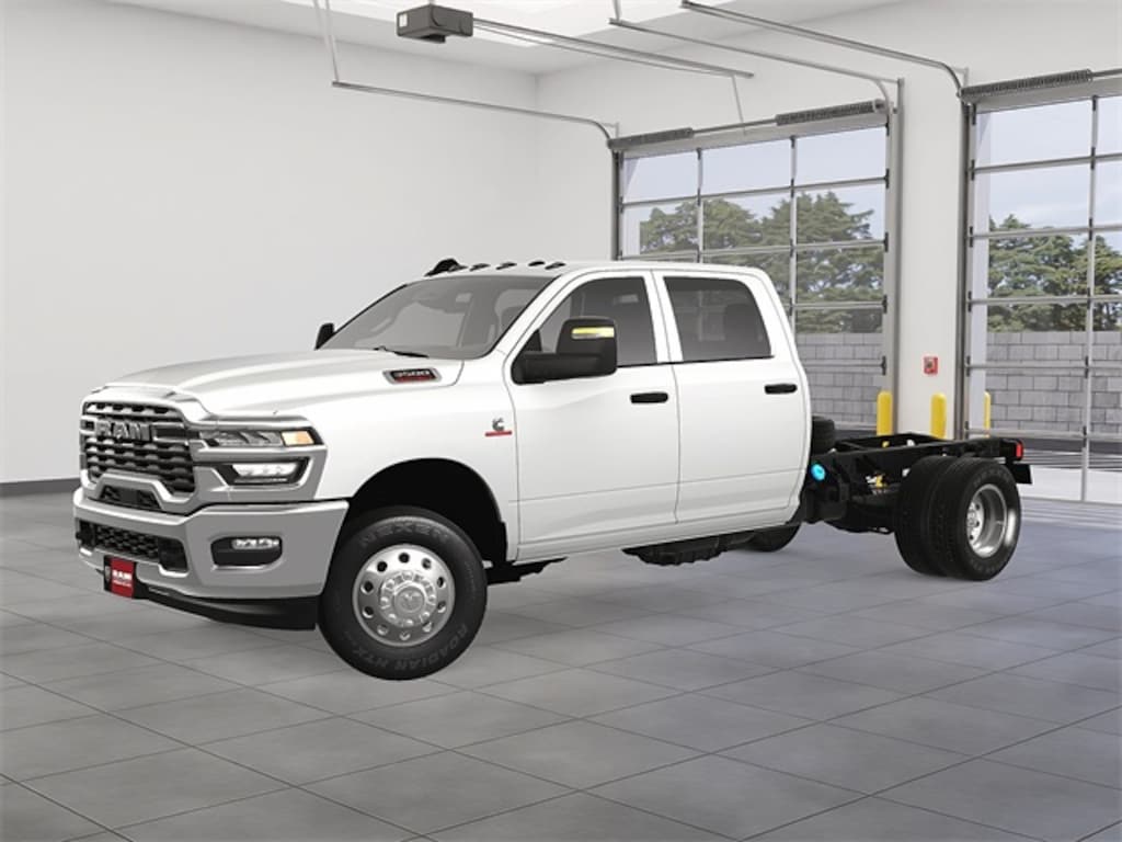 New 2025 Ram 3500 Chassis Cab 3500 TRADESMAN CREW CAB CHASSIS 4X4 60' CA Pickup