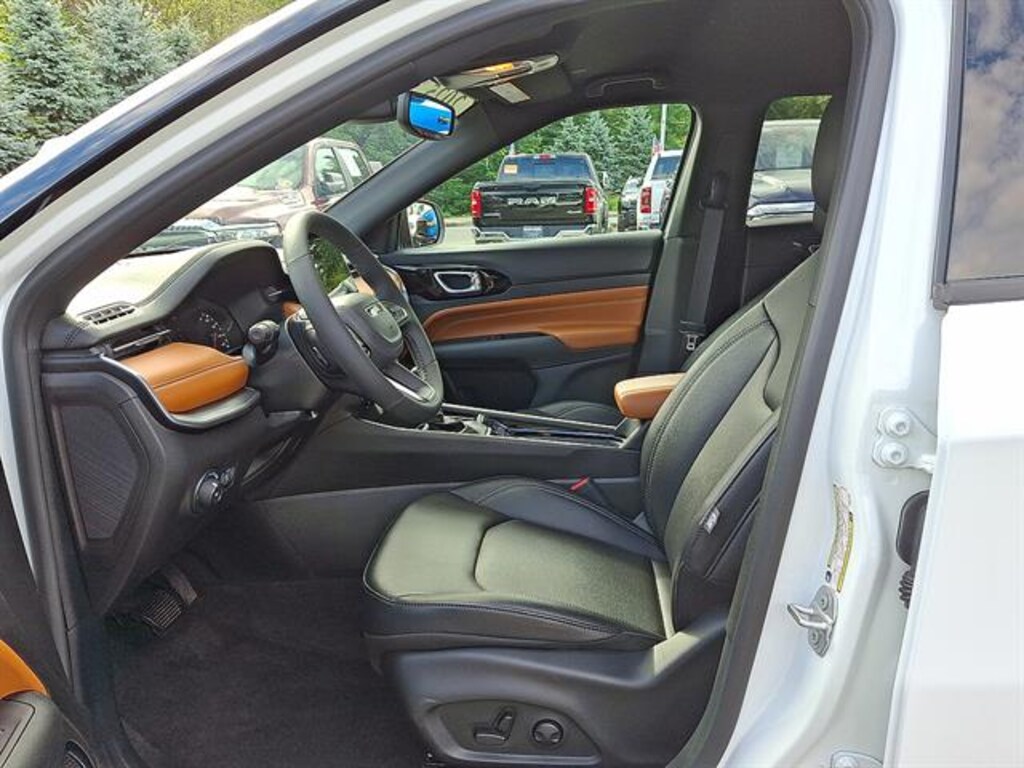 Certified 2025 Jeep Compass Limited SUV