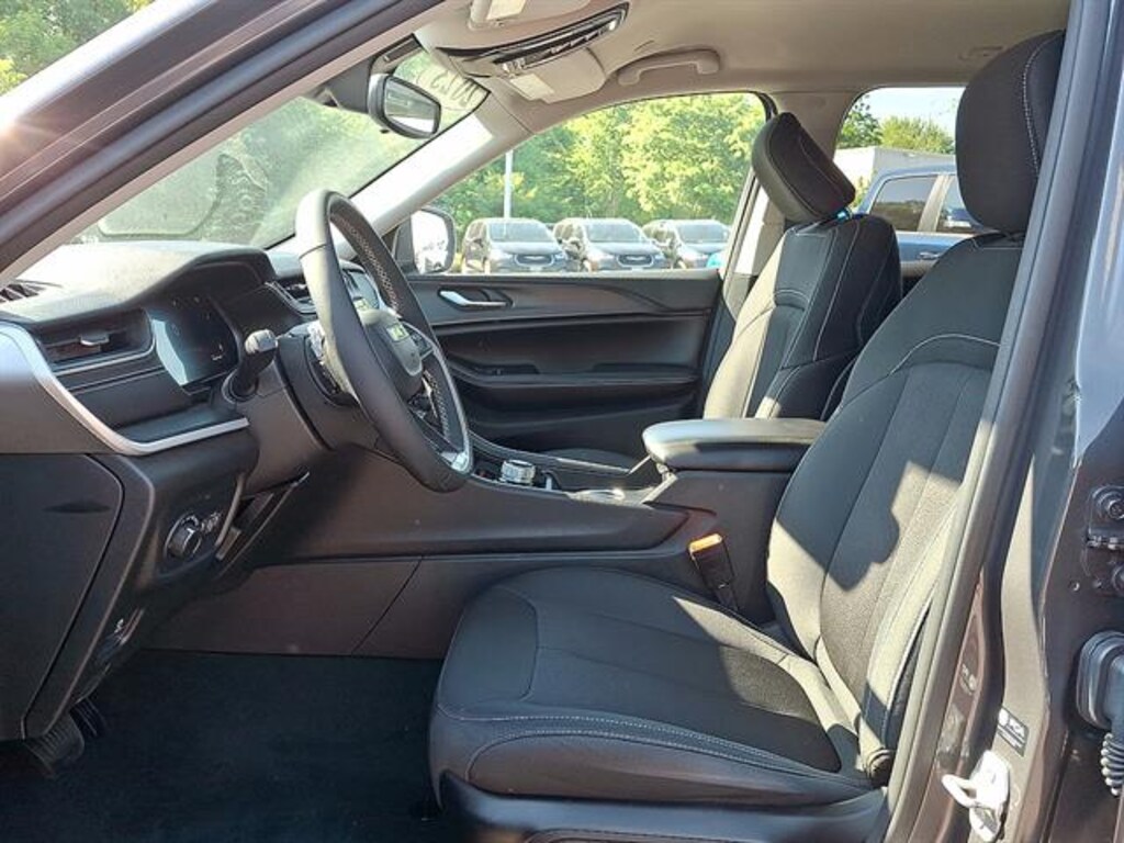 Certified 2023 Jeep Grand Cherokee Laredo SUV