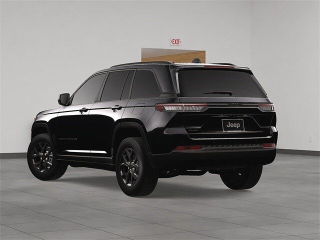 2025 Jeep Grand Cherokee Altitude photo 4