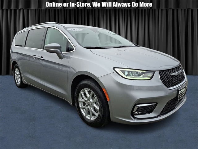 2021 Chrysler Pacifica Touring L's photo