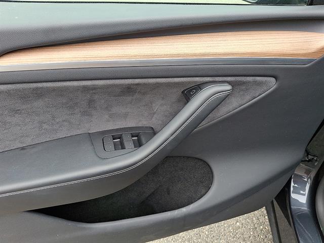 Used 2024 Tesla Model Y Long Range with VIN 7SAYGDEE5RA333951 for sale in Rockaway, NJ
