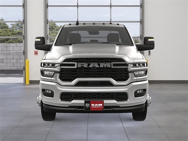 2025 RAM 3500 Chassis Tradesman - Photo 9